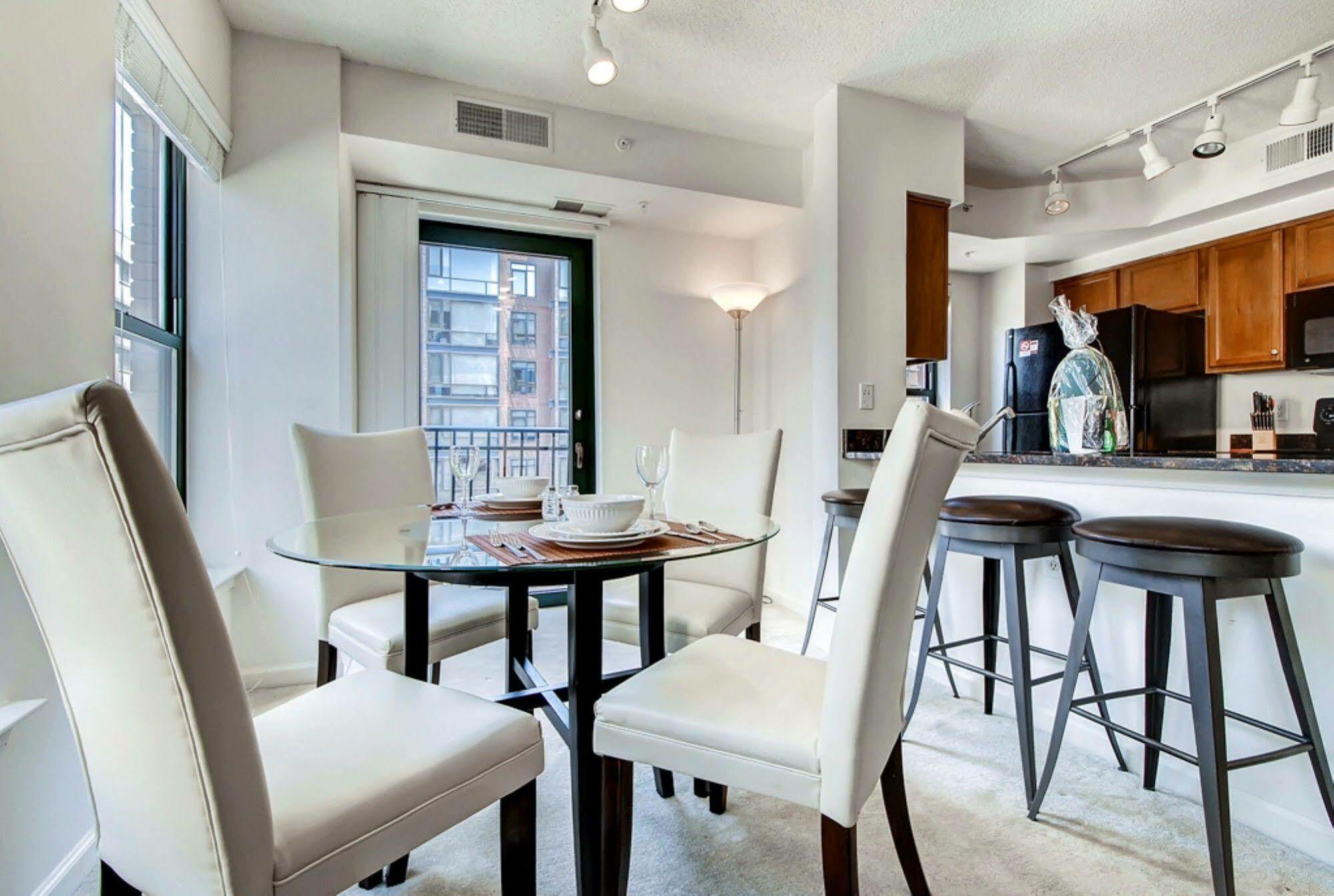 Global Luxury Suites At Thomas Circle Вашингтон Екстер'єр фото