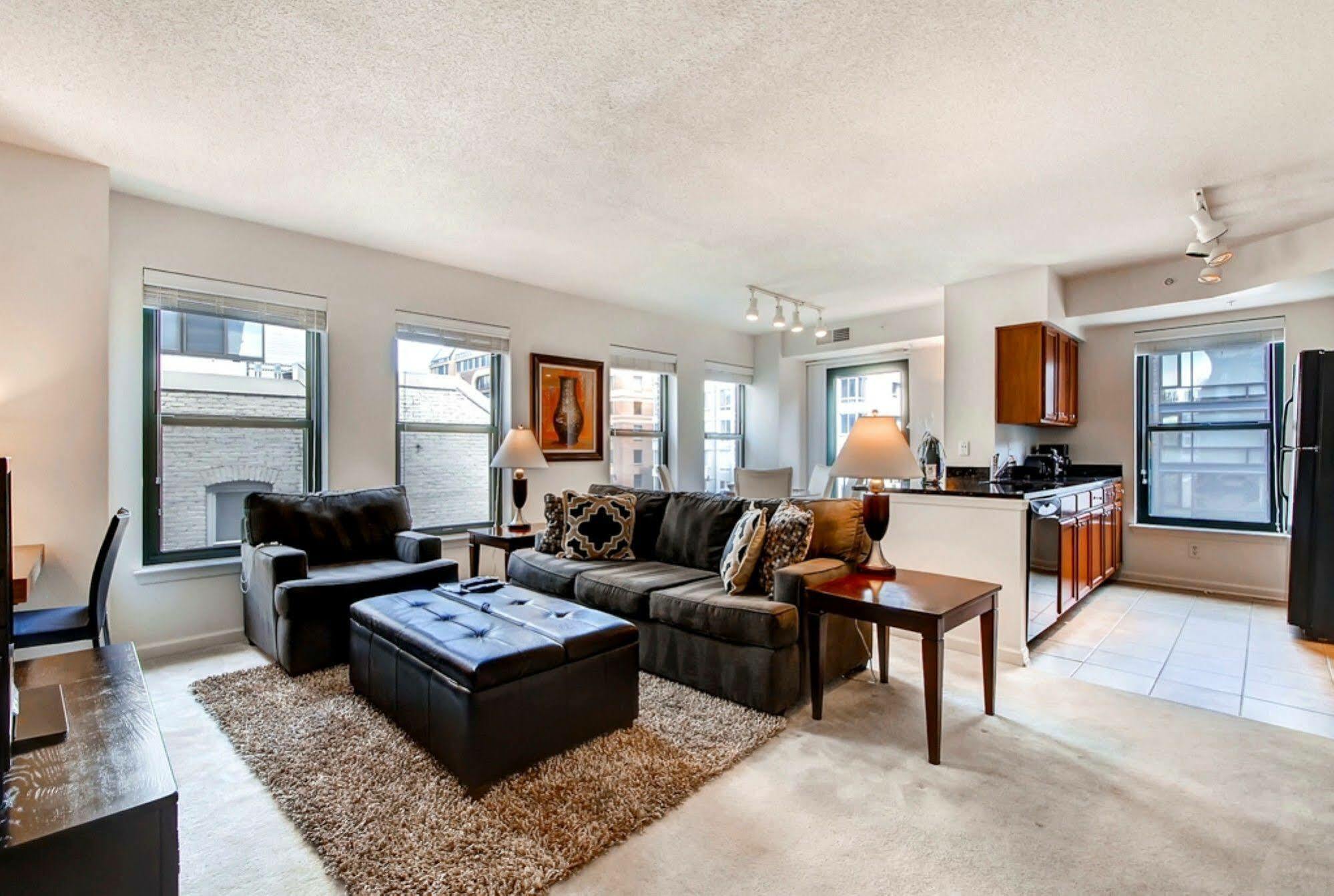 Global Luxury Suites At Thomas Circle Вашингтон Екстер'єр фото