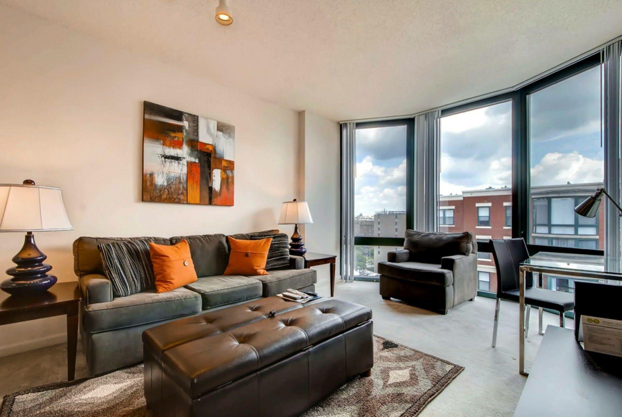Global Luxury Suites At Thomas Circle Вашингтон Екстер'єр фото