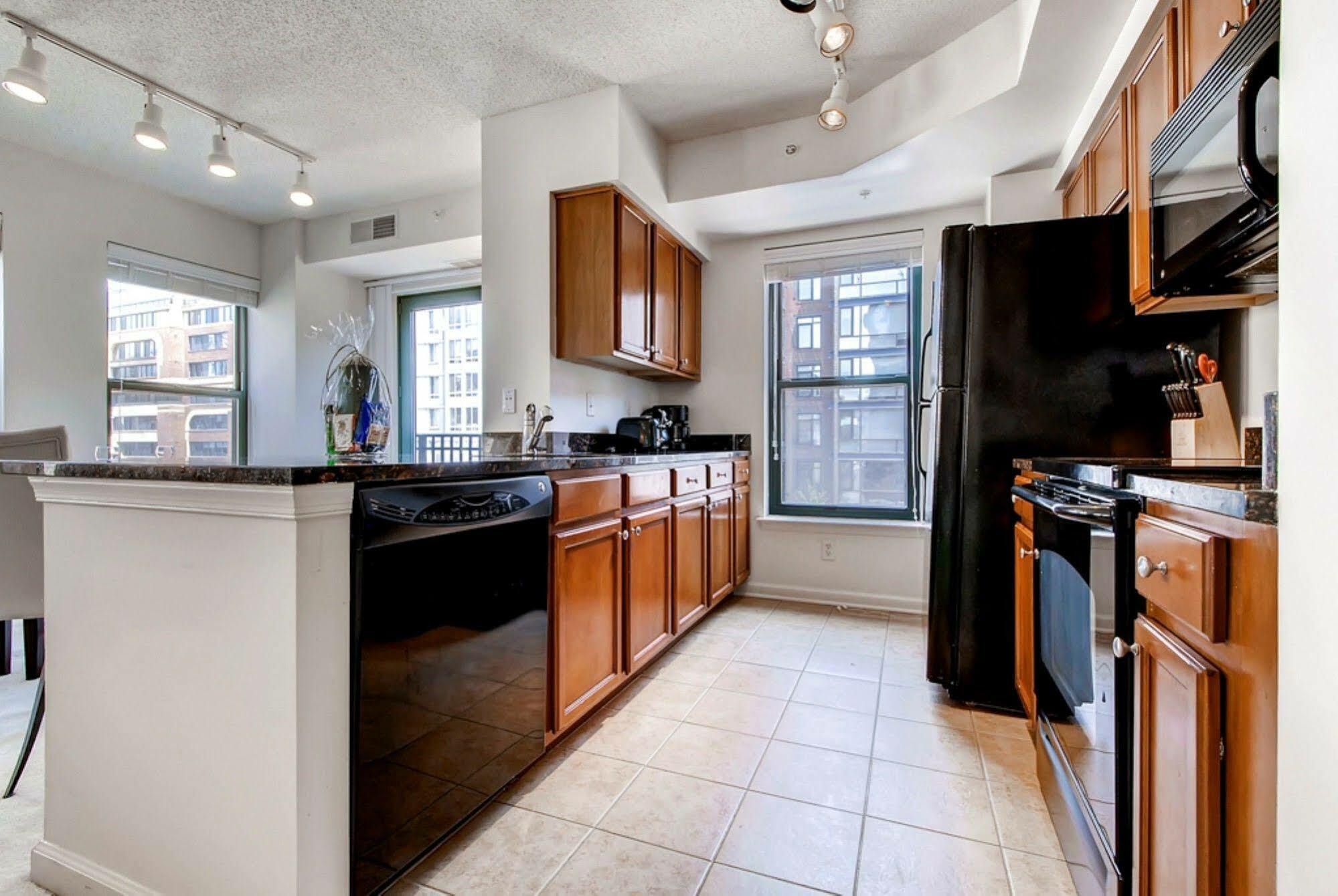 Global Luxury Suites At Thomas Circle Вашингтон Екстер'єр фото