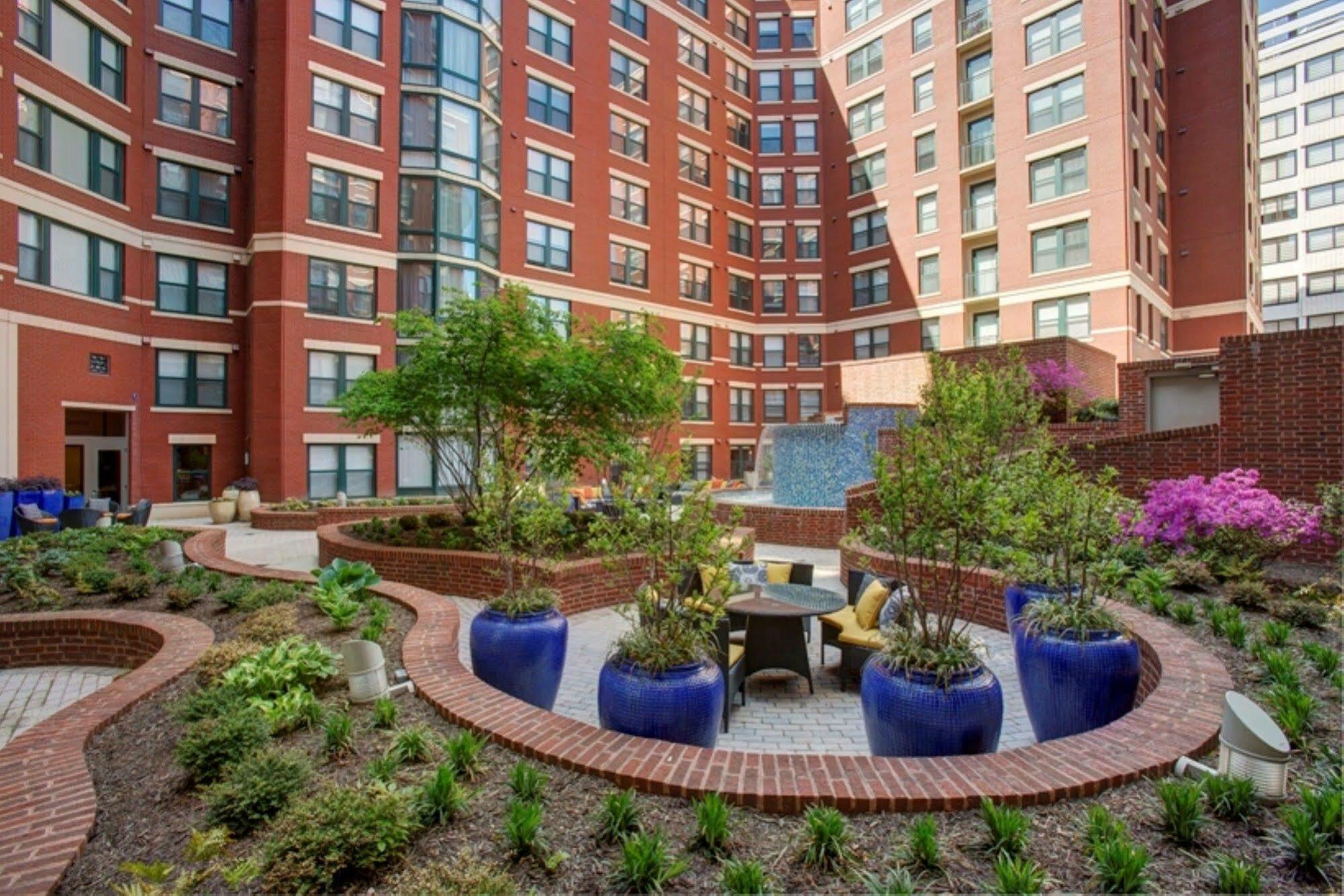 Global Luxury Suites At Thomas Circle Вашингтон Екстер'єр фото